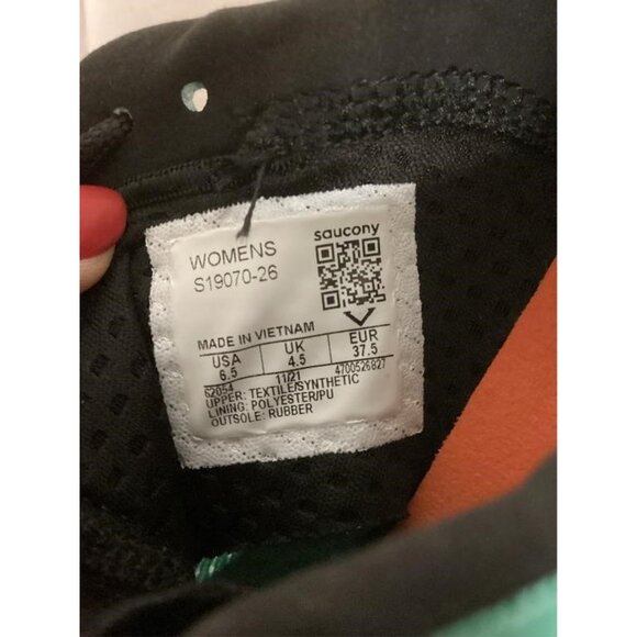 NEW Saucony Womens Endorphin Running Shoe sz 6.5 cool mint/black - Picture 3 of 3